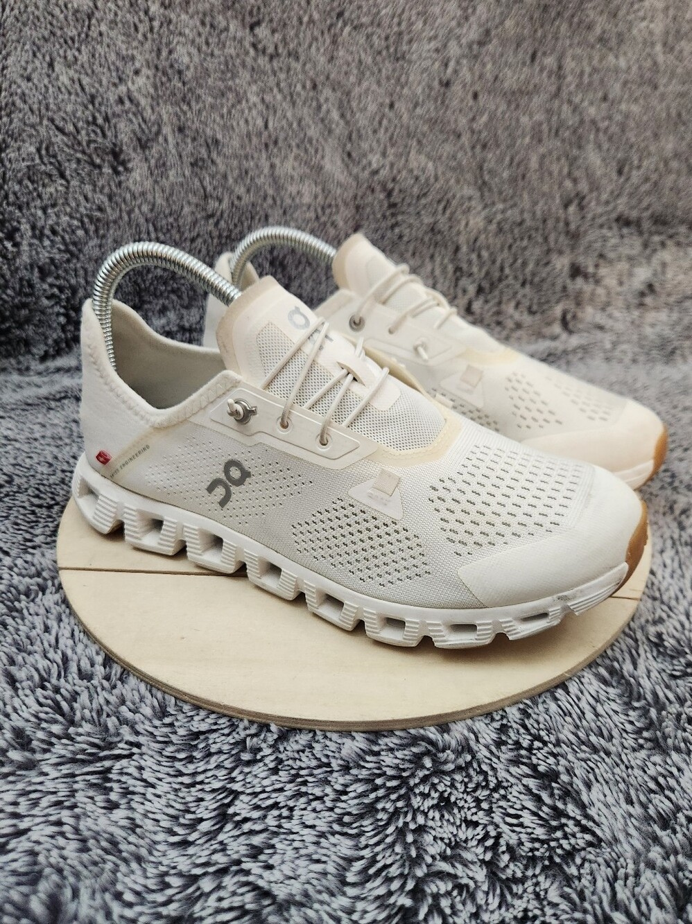 On Running Cloud 5 Coast Women's Size 9 White Ivory Running Shoes Slip-on
